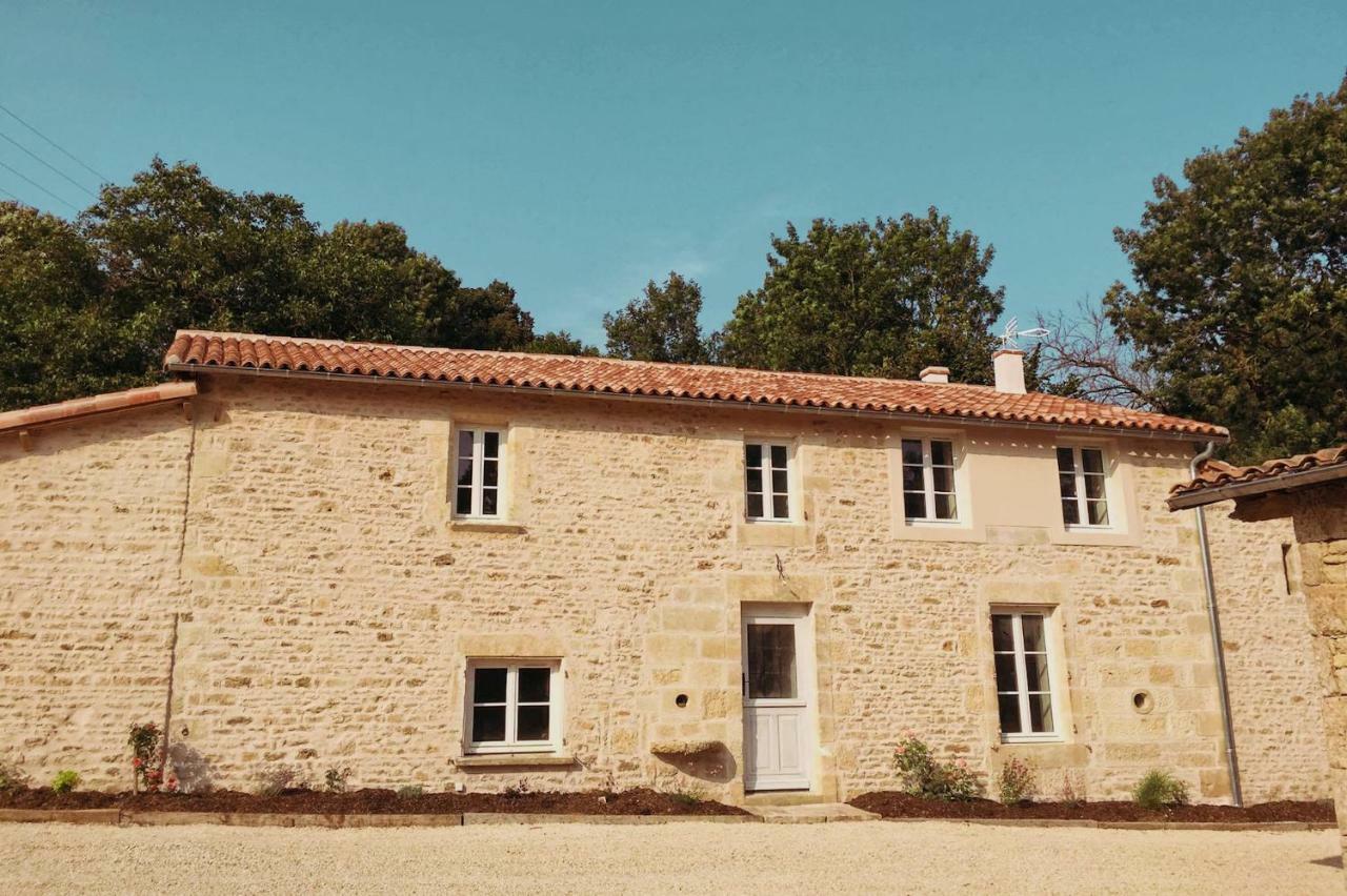 Gites Les Demeures De Valette Azay-le-Brule Exterior photo